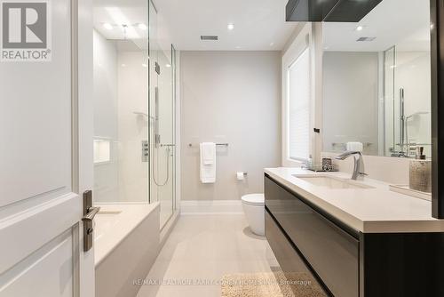 88 Forest Hts Boulevard, Toronto, ON - Indoor Photo Showing Bathroom