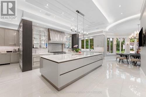 88 Forest Hts Boulevard, Toronto (St. Andrew-Windfields), ON - Indoor Photo Showing Kitchen With Upgraded Kitchen