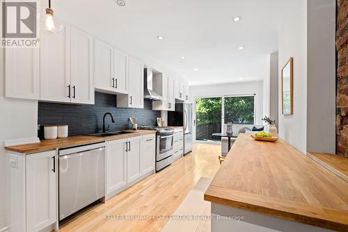 930 Manning Avenue, Toronto, ON - Indoor Photo Showing Kitchen