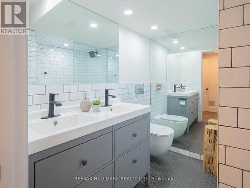 200 Simpson Avenue, Toronto, ON - Indoor Photo Showing Bathroom