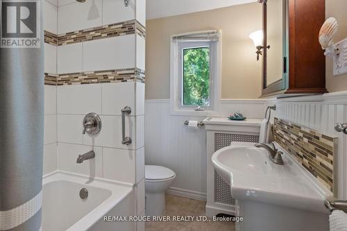 101 South Edgely Avenue, Toronto, ON - Indoor Photo Showing Bathroom