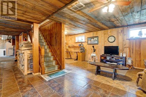 371 Sturgeon Point Road, Kawartha Lakes, ON - Indoor Photo Showing Other Room