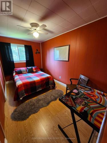 63 Thomas Drive, Kawartha Lakes, ON - Indoor Photo Showing Bedroom