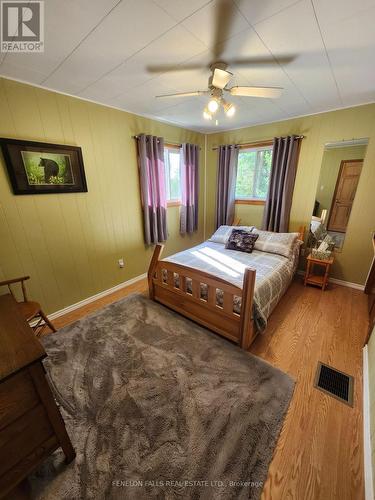 63 Thomas Drive, Kawartha Lakes, ON - Indoor Photo Showing Bedroom