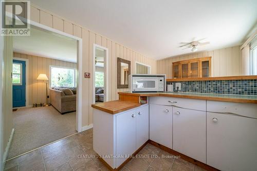 10 Cowan Road, Prince Edward County, ON - Indoor Photo Showing Kitchen