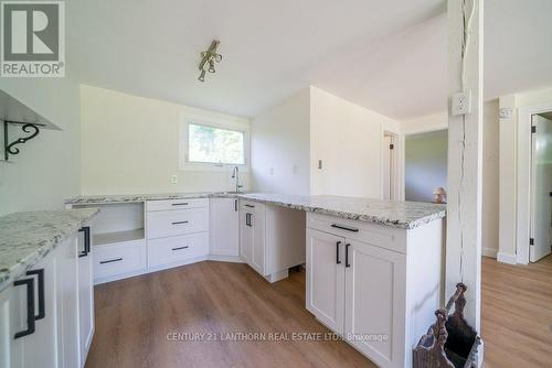 10 Cowan Road, Prince Edward County, ON - Indoor Photo Showing Kitchen