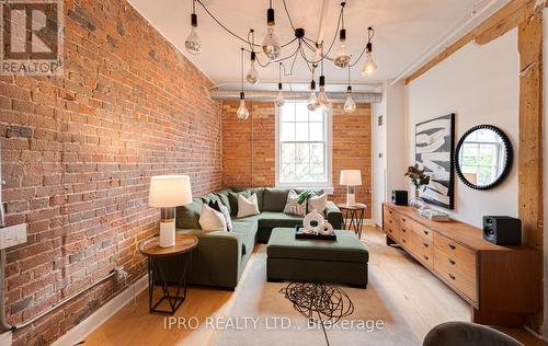 213 - 81A Front Street E, Toronto, ON - Indoor