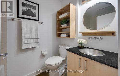 213 - 81A Front Street E, Toronto, ON - Indoor Photo Showing Bathroom