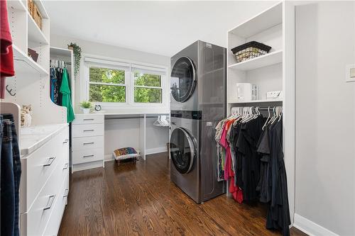 1063 Maplehurst Avenue, Burlington, ON - Indoor Photo Showing Laundry Room