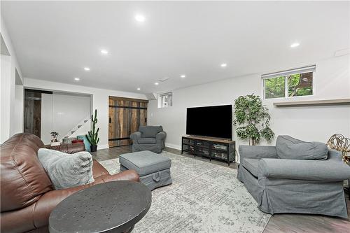 1063 Maplehurst Avenue, Burlington, ON - Indoor Photo Showing Living Room