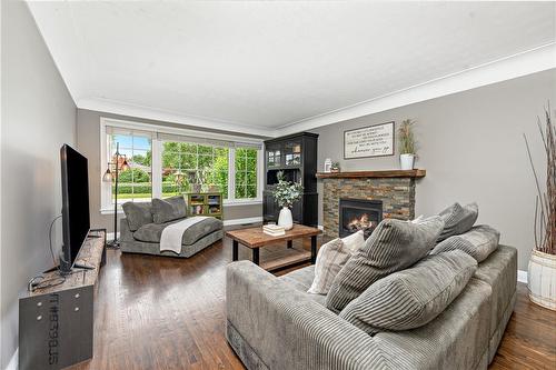 1063 Maplehurst Avenue, Burlington, ON - Indoor Photo Showing Living Room With Fireplace
