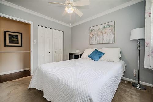 5264 Woodhaven Drive, Burlington, ON - Indoor Photo Showing Bedroom