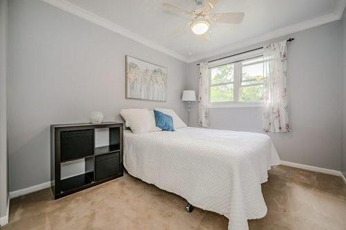 5264 Woodhaven Drive, Burlington, ON - Indoor Photo Showing Bedroom