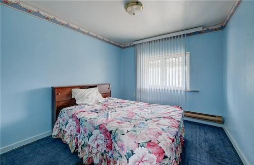 13 Primrose Avenue, Hamilton, ON - Indoor Photo Showing Bedroom