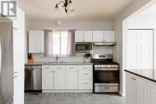 158 Odessa Avenue, London, ON - Indoor Photo Showing Kitchen With Double Sink