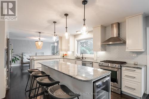 39 Kirk Drive, London, ON - Indoor Photo Showing Kitchen With Upgraded Kitchen