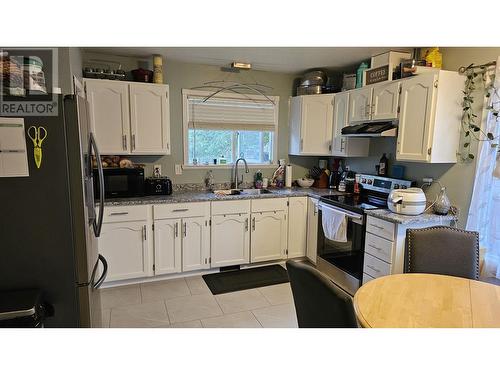 1904 Hemlock Street, Prince George, BC - Indoor Photo Showing Kitchen With Double Sink