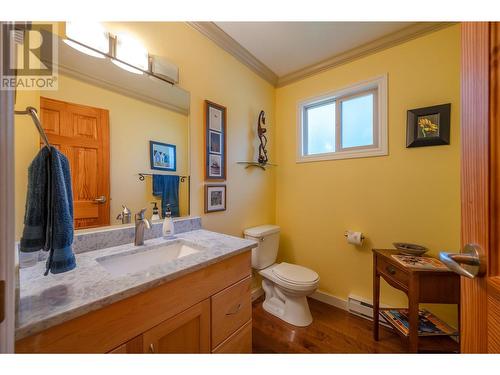 799 Creekside Road Unit# 4, Penticton, BC - Indoor Photo Showing Bathroom