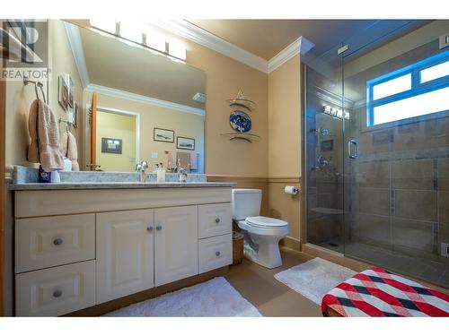 799 Creekside Road Unit# 4, Penticton, BC - Indoor Photo Showing Bathroom