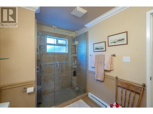 799 Creekside Road Unit# 4, Penticton, BC - Indoor Photo Showing Bathroom