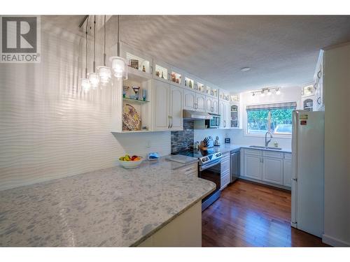 799 Creekside Road Unit# 4, Penticton, BC - Indoor Photo Showing Kitchen