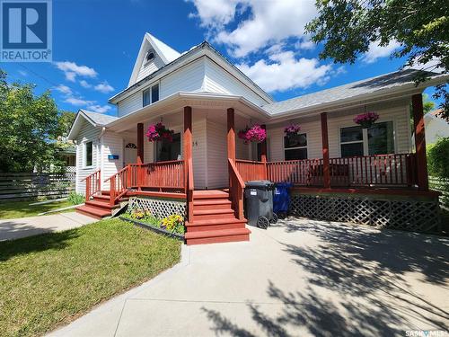 136 5Th Street Ne, Weyburn, SK - Outdoor With Deck Patio Veranda