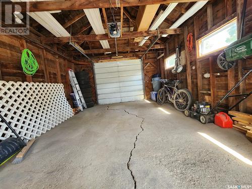 136 5Th Street Ne, Weyburn, SK - Indoor Photo Showing Garage