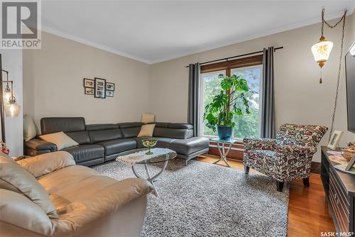 818 6Th Street, Perdue, SK - Indoor Photo Showing Living Room