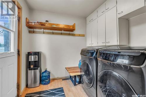 818 6Th Street, Perdue, SK - Indoor Photo Showing Laundry Room