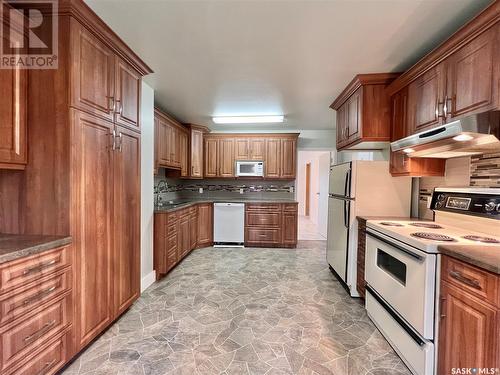 201 Main Street, Macrorie, SK - Indoor Photo Showing Kitchen