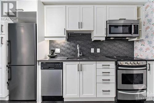 316 Bruyere Street Unit#315, Ottawa, ON - Indoor Photo Showing Kitchen With Upgraded Kitchen