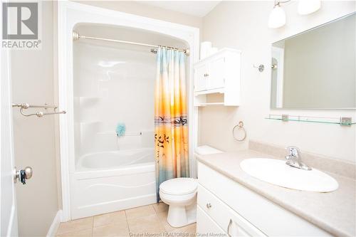 40 Trellis Crt, Moncton, NB - Indoor Photo Showing Bathroom