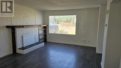 102-106 Mclean Drive, Prince George, BC - Indoor Photo Showing Kitchen With Double Sink