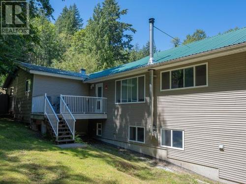 5930 Mowat Ave, Powell River, BC - Outdoor