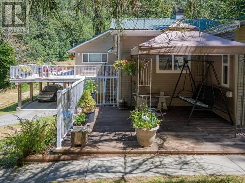 5930 Mowat Ave, Powell River, BC - Outdoor