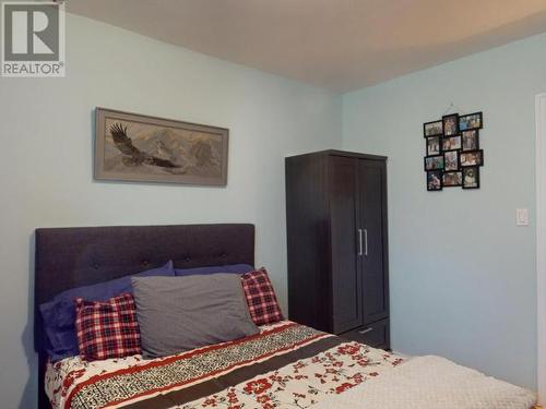 5930 Mowat Ave, Powell River, BC - Indoor Photo Showing Bedroom