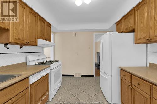 241 Shorehaven Wynd, Windsor, ON - Indoor Photo Showing Kitchen