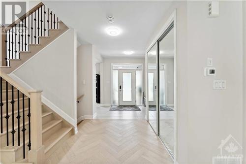 Spacious and bright entrance - 820 Mercier Crescent, Ottawa, ON - Indoor Photo Showing Other Room