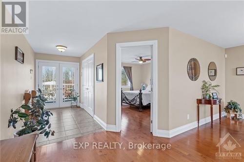 5940 Brophy Drive, Ottawa, ON - Indoor