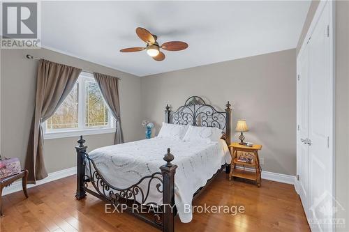 5940 Brophy Drive, Ottawa, ON - Indoor Photo Showing Bedroom