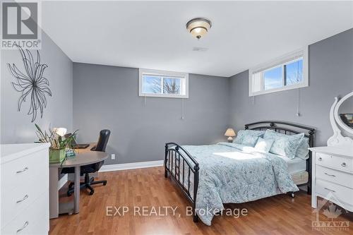 5940 Brophy Drive, Ottawa, ON - Indoor Photo Showing Bedroom