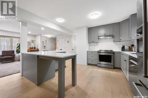 368 Lockwood Road, Regina, SK - Indoor Photo Showing Kitchen With Upgraded Kitchen