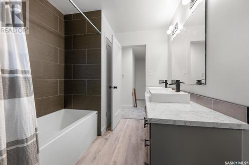368 Lockwood Road, Regina, SK - Indoor Photo Showing Bathroom