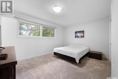 368 Lockwood Road, Regina, SK - Indoor Photo Showing Bedroom