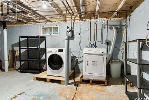 2634 Atkinson Street, Regina, SK - Indoor Photo Showing Laundry Room
