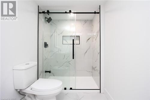 145 South Creek Drive Unit# B2, Kitchener, ON - Indoor Photo Showing Bathroom