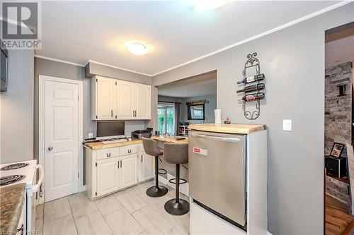 14 Williamsburg Road Unit# 48, Kitchener, ON - Indoor Photo Showing Kitchen