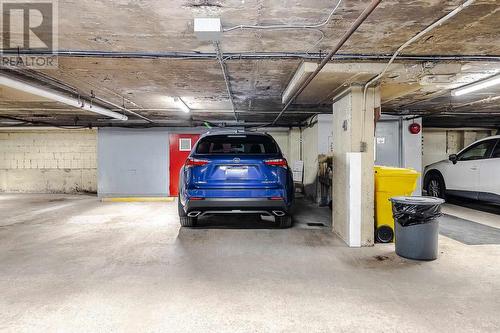 99 Pine St # 202, Sault Ste. Marie, ON - Indoor Photo Showing Garage