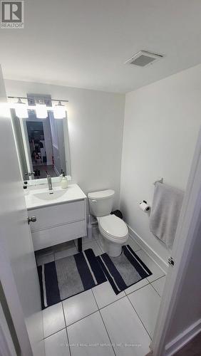 1410 - 145 Hillcrest Avenue, Mississauga, ON - Indoor Photo Showing Bathroom