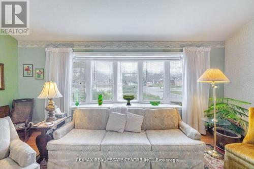 Upper - 59 Joymar Drive, Mississauga, ON - Indoor Photo Showing Living Room